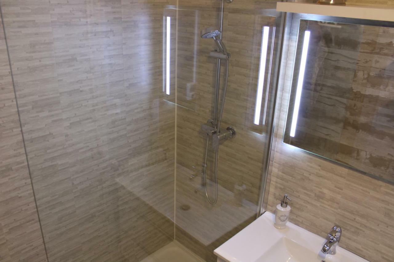 Appartement Place Leclerc Besancon Bagian luar foto